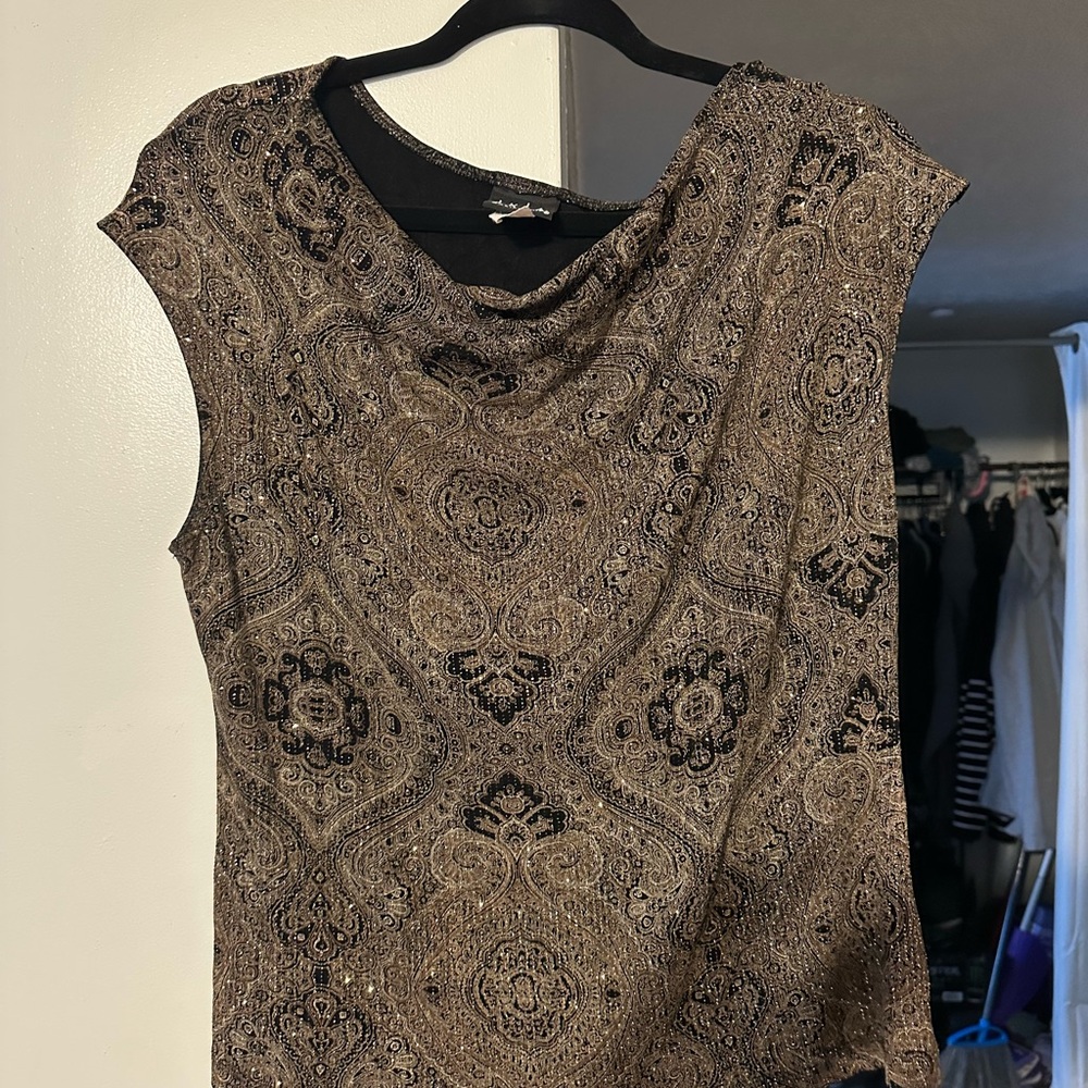 Elegant Paisley Print Top